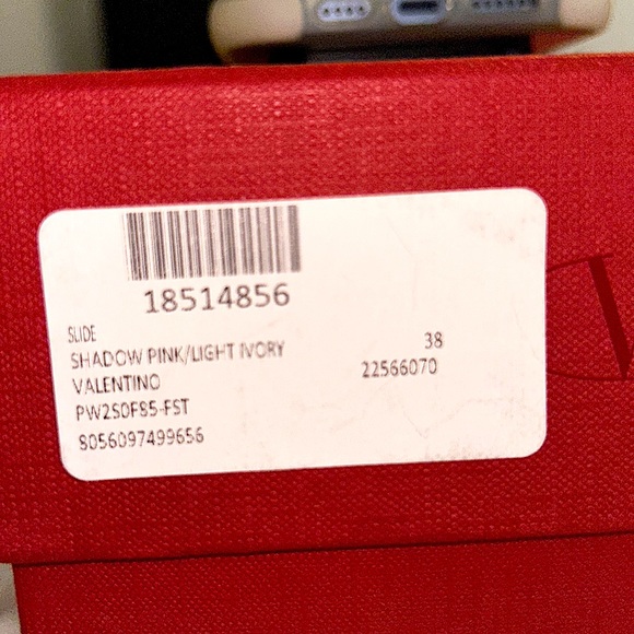 NWT VALENTINO GARAVANI PINK DUCK Feather Slides Willing to trade for Rockstuds - Picture 10 of 10